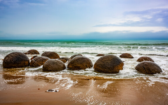Moeraki Boulders on Koekohe Beach, Otago Coast; South Island, New Zealand