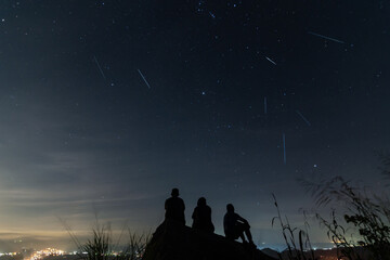 Observando Lluvia de Estrellas Geminidas