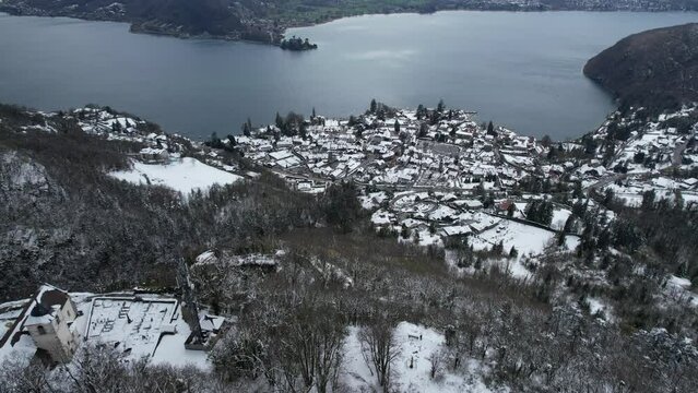 Lac d'Annecy l'hiver depuis Talloires