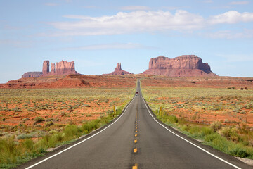 Fototapeta na wymiar Monument Valley - Nationalpark in Arizona / USA
