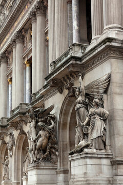 Statues, Palais Garnier, 9th Arrondissement, Paris, Ile-de-France, France