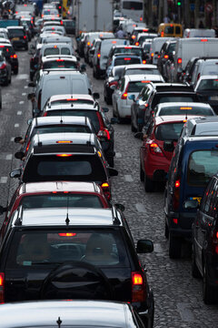 Traffic, Champs Elysees, 8th Arrondissement, Paris, Ile-de-France, France