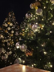 Obraz na płótnie Canvas christmas tree with balls