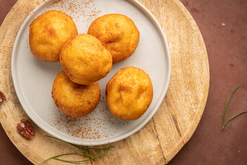 Rabanadas poveiras with egg cream. Christmas season.