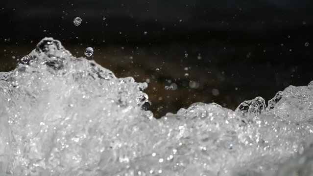 水の流れ　スローモーション　長野県木曽郡上松町　小川