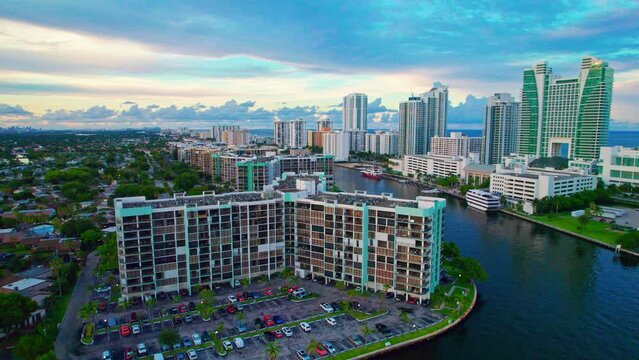 Miami Beach, Hallandale, Sunny Isle, Sunset Canal beach