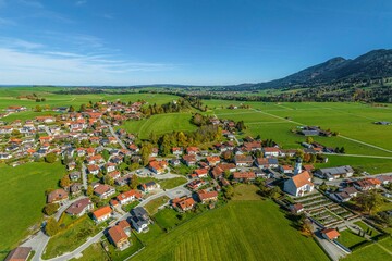 Blick auf die Gemeinden Bayerniederhofen und Berghof im Ostallgäu