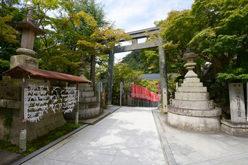 朝護孫子寺　本堂前の境内　奈良県生駒郡信貴山