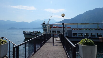 Comer See Italien mit Passagierschiff