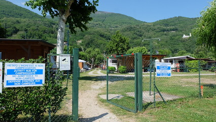 Zutritt nur für Campinggäste Schild Comer See Italien