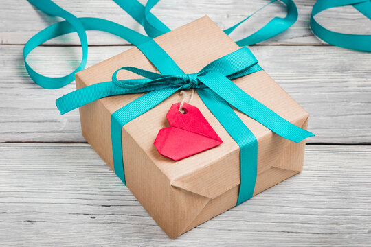 "Romantic Gift" Images – Browse 7,904 Stock Photos, Vectors, and Video ...