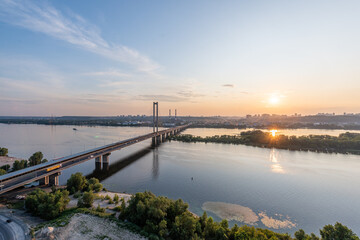 Fototapeta premium Evening view of the Moscow bridge across the Dnieper in Kiev, Ukraine