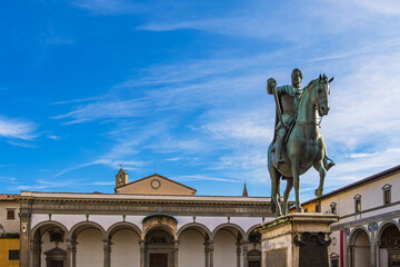 Fototapeta na wymiar Blick auf das Reiterdenkmal von Ferdinando I in Florenz, Italien
