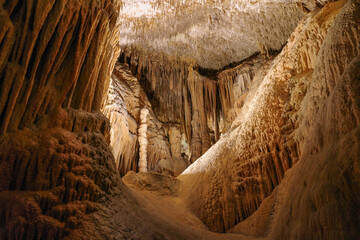 Porto Cristo, Mallorca, Spain - 9 Nov, 2022: Underground caverns at the Cuevas del Drach - obrazy, fototapety, plakaty