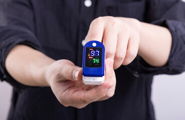 Blood oxygen saturation was measured with a pulse oximeter