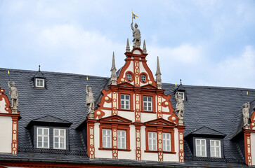 Obraz premium Zwerchhaus mit Ritterfiguren auf dem Coburger Stadthaus, Deutschland