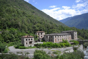 Fototapeta na wymiar monastery in the mountains