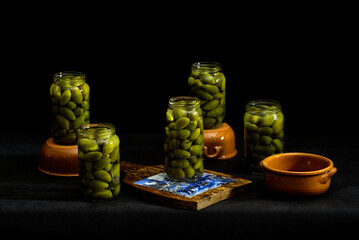 Barattoli di olive in salamoia fatti in casa