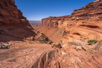hiking the murphy trail loop in the island in the sky in canyonlands national park, usa