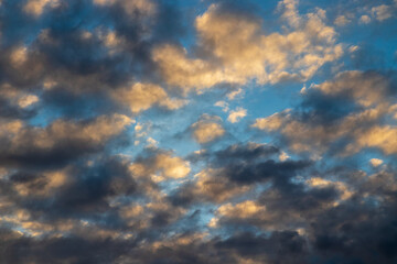 Obraz premium sky with clouds and lots of colours at sunset