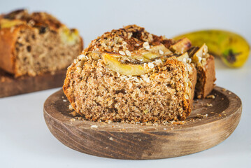 crunchy banana bread with cinnamon