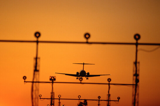 DC-9 Landing