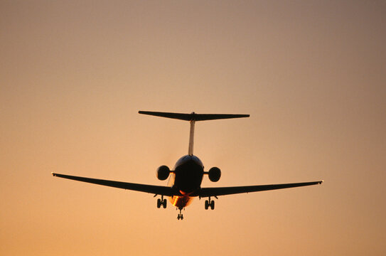 DC-9 Departure at Dusk