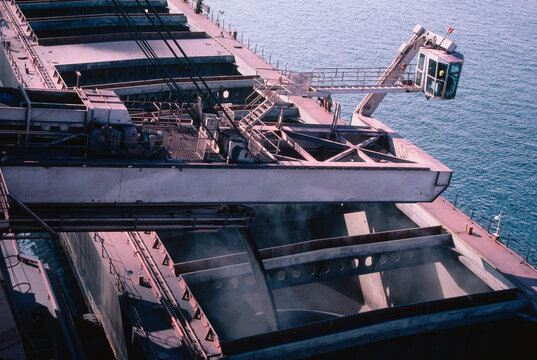 Loading Iron Ore, Sept-Iles, Quebec, Canada
