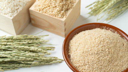 米ぬか｜白米と玄米と稲穂