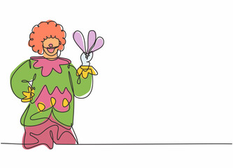 Single continuous line drawing of young funny male clown holding juggler before perform at show. Professional work job occupation. Minimalism concept one line draw graphic design vector illustration