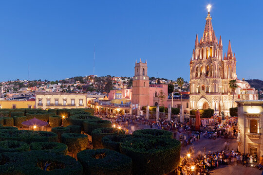 El Jardin Town Square and La Parroquia at Dusk, San Miguel de Allende, Guanajuato, Mexico