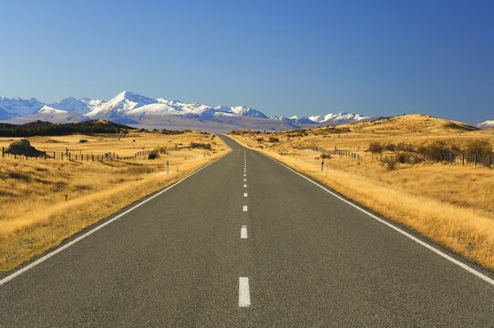 Road to Mountains, Mount Cook Road, Canterbury, South Island, New Zealand
