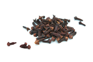 Obraz premium Dry cloves isolated on white background. 