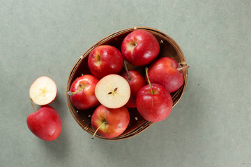 Envy Apple in the basket.
