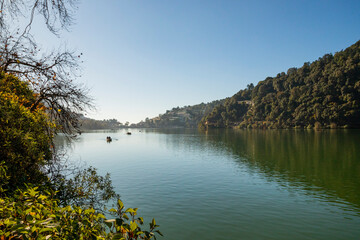 Obraz premium Nainital lake in the autumn months