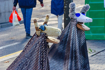 Marionetas actuando en una calle de Bilbao