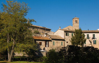 Fototapeta na wymiar View of Bevagna medieval village in Umbria during autumn season