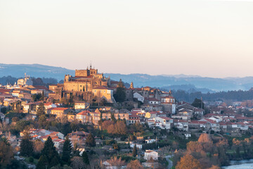 Fototapeta premium Catedral de Tui vista desde la fortaleza de Valença do Minho (Galicia, España)