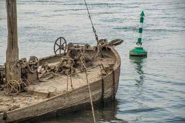 Wrack des Aalschokkers Conny am Silbersee in Dormagen