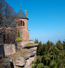 Mont-Sainte-Odile, Aussenansicht der Kirche des Klosters Hohenberg auf dem Odilienberg in Obernai,...