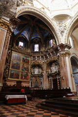 Fototapeta na wymiar Catedral Basílica Metropolitana de la Asunción de Nuestra Señora Santa María de Valencia