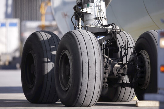Airplane Landing Gear