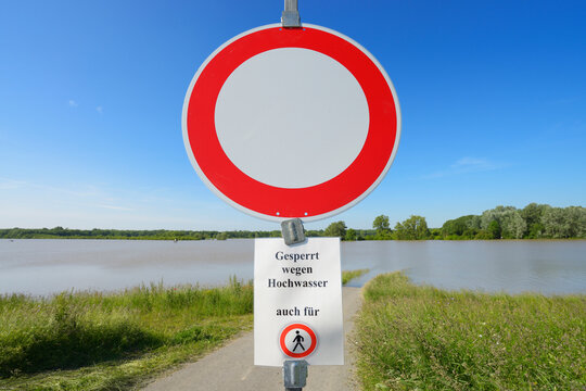 Prohibition Sign in Flooded Area, No Passage, Nature Reserve Kuehkopf-Knoblochsaue, Hesse, Germany, Europe