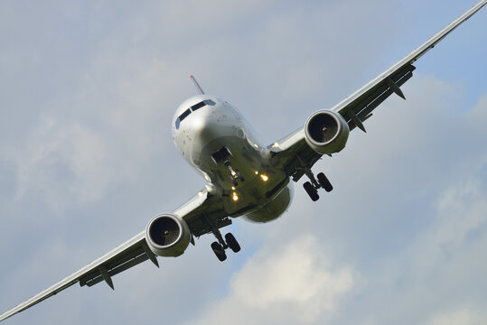 Approaching Airplane, Frankfurt Airport, Frankfurt, Hesse, Germany