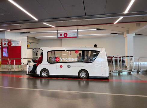 Navette &agrave; l'int&eacute;rieur de l'a&eacute;roport international de Calgary