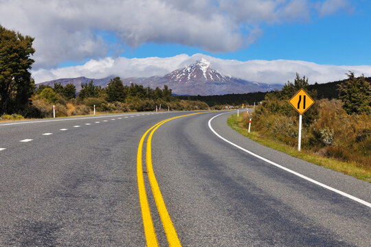 State Highway Road, Mount Tongariro, Tongariro National Park, Waikato, North Island, New Zealand