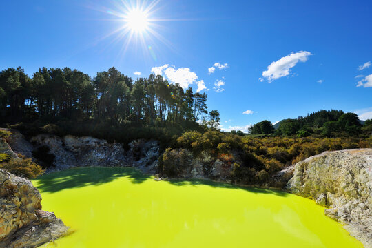 Devil's Cave with Sun, Wai-O-Tapu Thermal Wonderland, Bay of Plenty, North Island, New Zealand