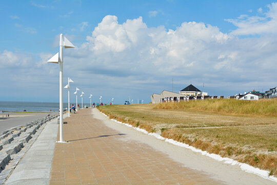 Walkway on Waterfront in the Summer, Norderney, East Frisia Island, North Sea, Lower Saxony, Germany