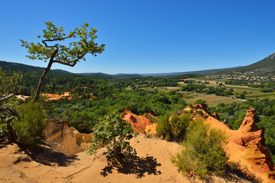 Ocher Breakage in Summer, Le Colorado Provencal, Rustrel, Provence, Vaucluse, France