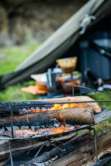 ソロキャンプ　テントレイアウト　テント室内　無骨　野営　